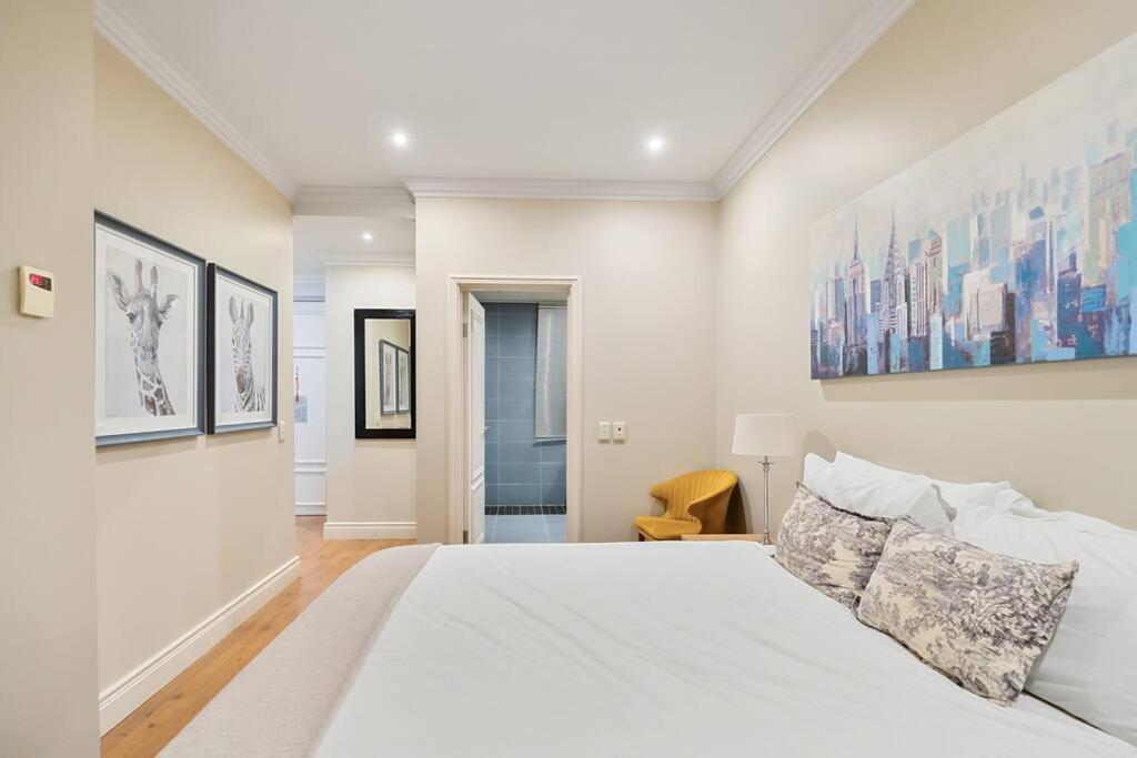 Stunning Cape Royale Apartment *